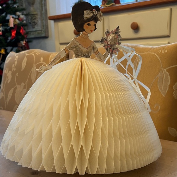 Hallmark Other - Vintage Hallmark Bride Centerpiece